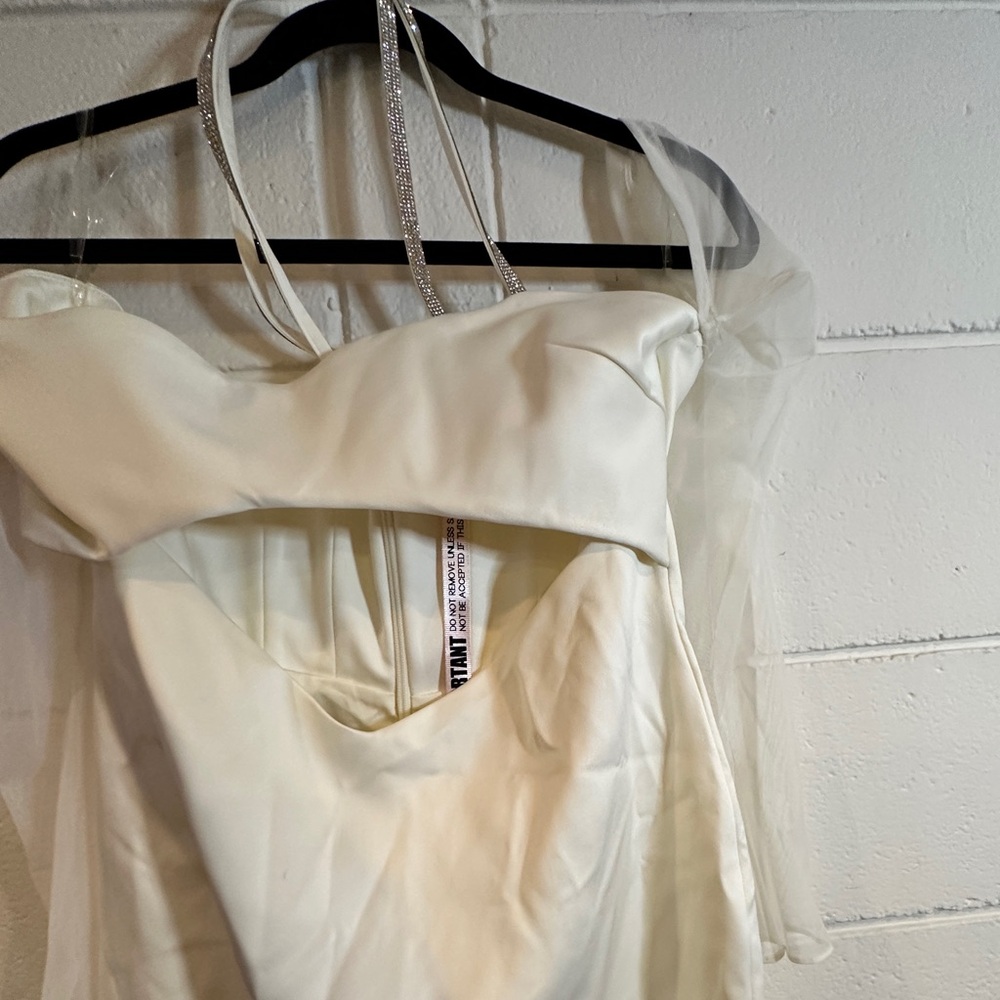 NWT House of CB LouLou Dress - Picture 4 of 13
